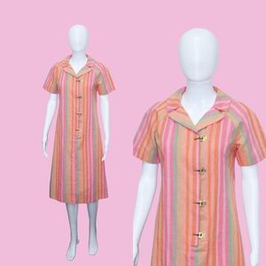 1950s-1960s STRIPED Colorful Collared Short Sleeve Dress W/HINGE Placket. Small